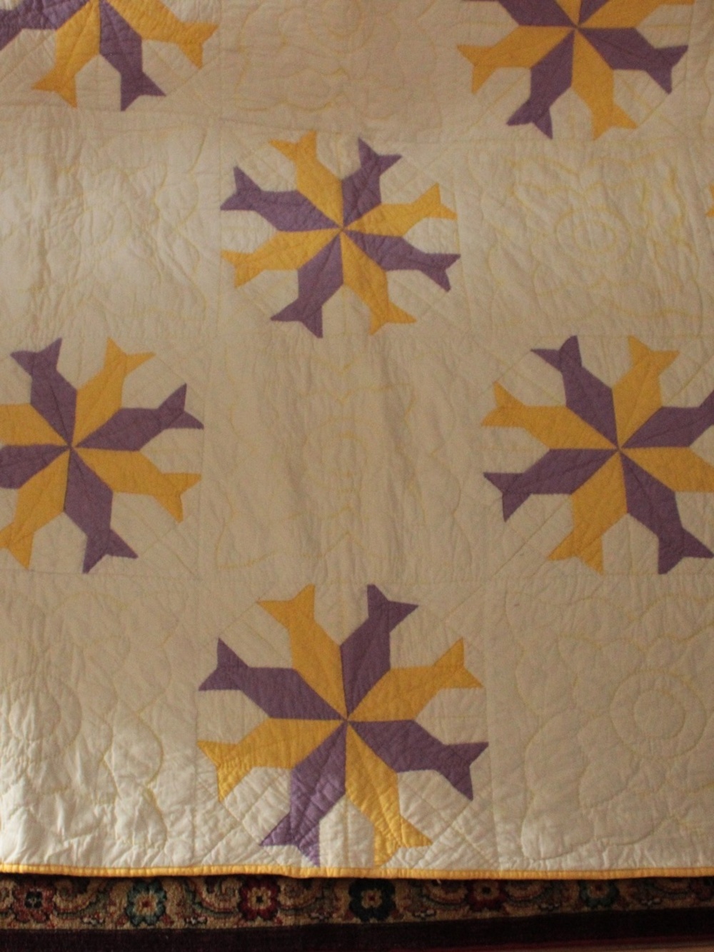 1960's Vintage White Purple Yellow Fish Starburst Pattern Quilt